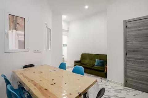 apartamento con calefaccion y parkig privado gratis Apartment in Badalona