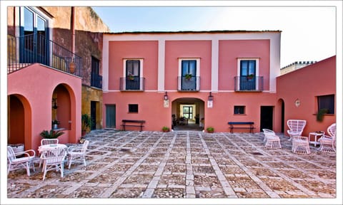 Facade/entrance, Facade/entrance