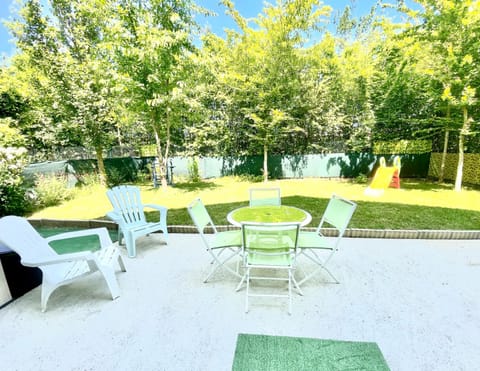 Patio, Spring, Garden, Dining area, Garden view