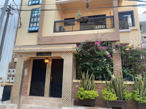 Property building, Facade/entrance