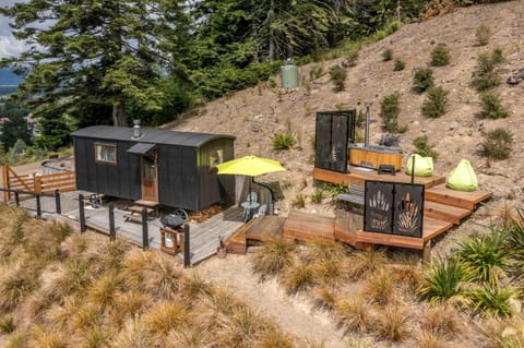 Property building, Patio, Natural landscape, Garden, Mountain view