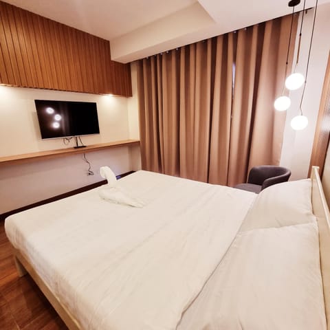 Bed, TV and multimedia
