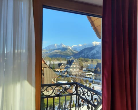 Day, Natural landscape, View (from property/room), Balcony/Terrace, Mountain view