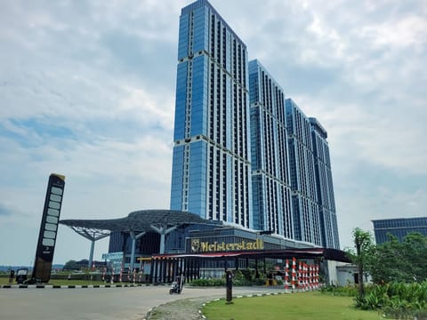 Property building, Day