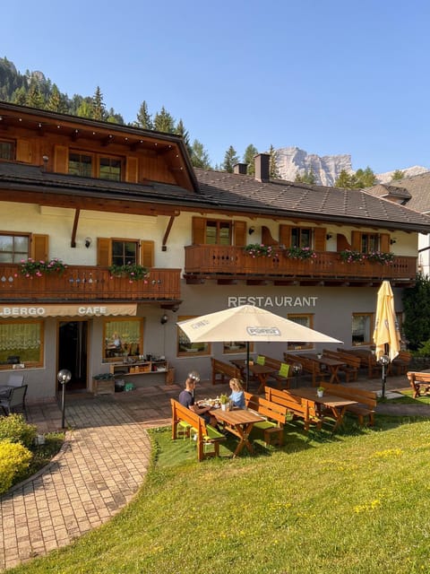 Property building, Garden, Balcony/Terrace