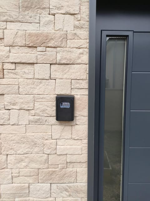 Super studio rez de jardin avec extérieur Apartment in Auvergne-Rhône-Alpes