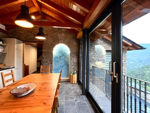Mountain view, kitchen