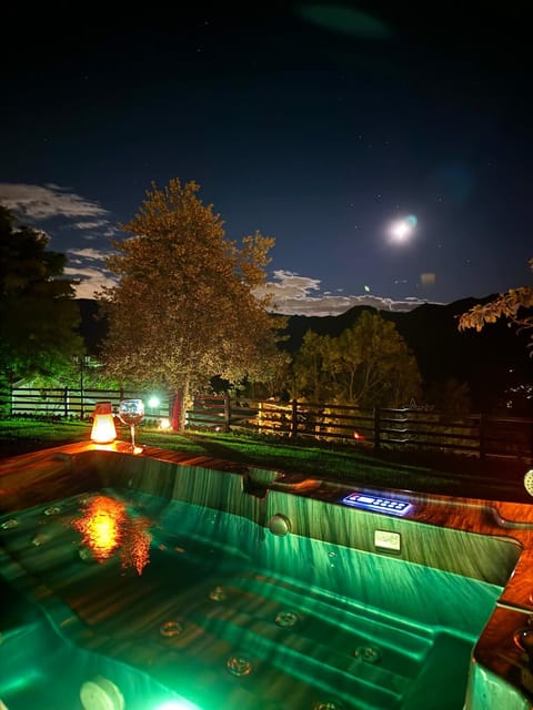 View (from property/room), Spa and wellness centre/facilities, Spa and wellness centre/facilities, Mountain view, Mountain view, Pool view, Swimming pool, Seasons