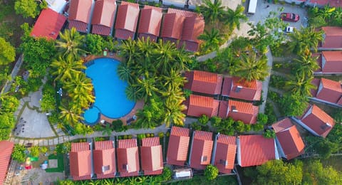 Bird's eye view, Photo of the whole room, Swimming pool, sunbed