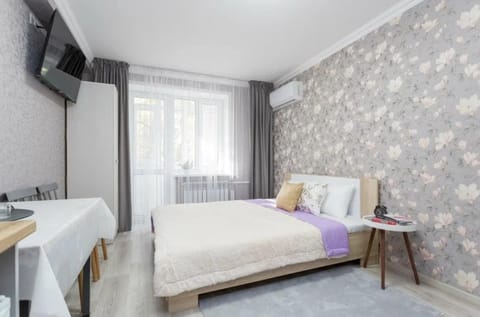 Bed, TV and multimedia, Balcony/Terrace, Bedroom, wardrobe