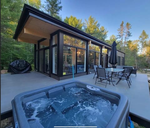 Patio, Hot Tub