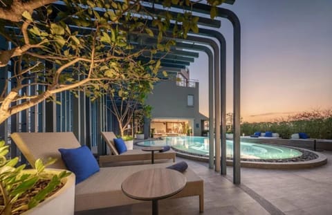 Swimming pool