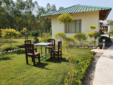 Garden view, Quiet street view