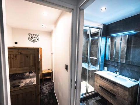 Résidence Rond Point Des Pistes B - Appartement rénové·Départ et retour ski aux pieds· MAE-2414 Apartment in Tignes