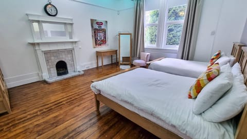 Sleeps 20 Stunning Ashton Mansion House in England