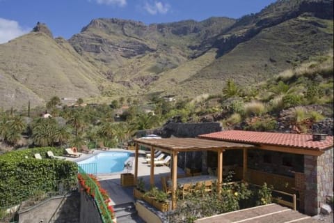 Mountain view, Pool view, Swimming pool
