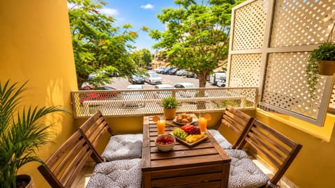 Day, View (from property/room), Balcony/Terrace, Seating area, Dining area