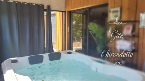 Hot Tub, Spa and wellness centre/facilities
