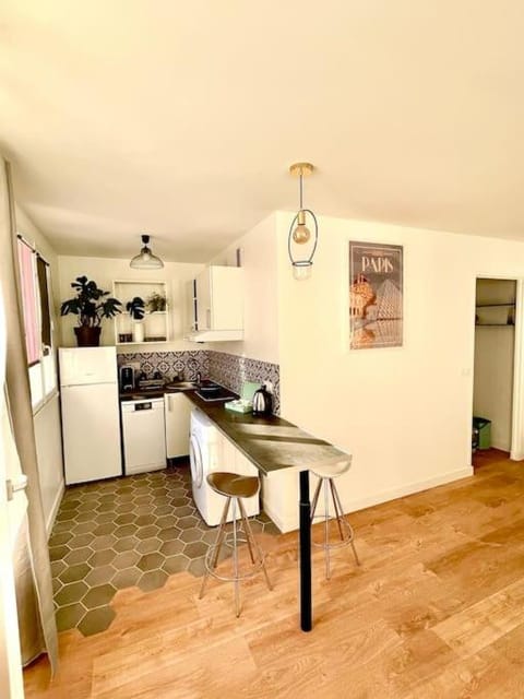 Appartement en résidence calme / Puteaux - La Défense Apartment in Puteaux