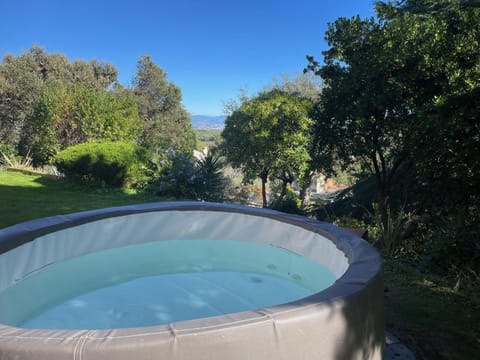 Domaine des Tuilières avec Jacuzzi Apartment in Mougins