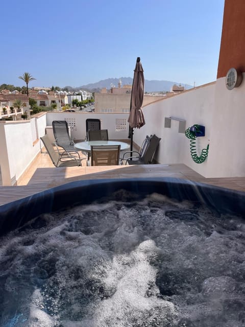 Hot Tub, Balcony/Terrace, sunbed
