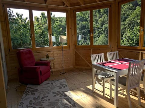 View (from property/room), Dining area, Garden view