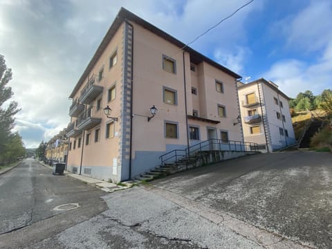 Property building, Neighbourhood, Street view