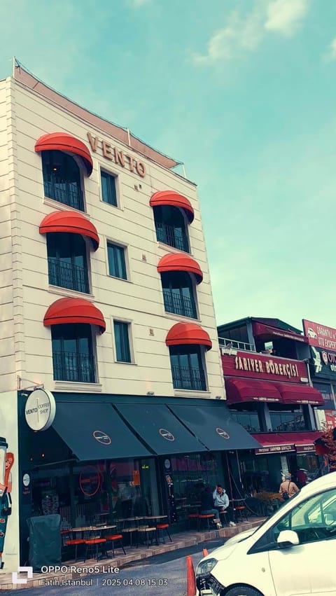 Property building, Day, City view, Location, Parking