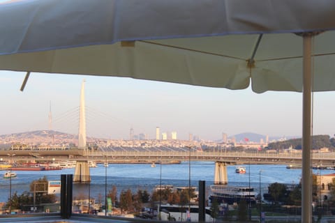 Nearby landmark, Day, City view, Sea view