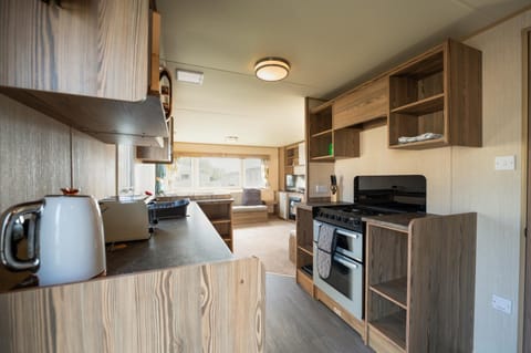 Kitchen or kitchenette, Dining area, Communal kitchen, kitchen, kitchen