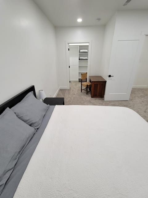 Spacious & Modern Apartment, close to Universities and Mountains Apartment in Wasatch County