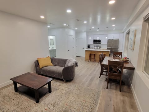 Spacious & Modern Apartment, close to Universities and Mountains Apartment in Wasatch County