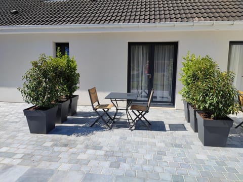 Balcony/Terrace, Garden view