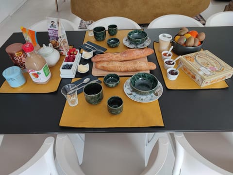 Breakfast, Continental breakfast