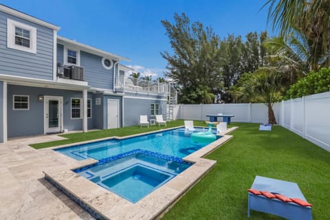 Back To Blue - 850 N Shore Dr House in Anna Maria Island
