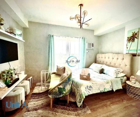 Bed, TV and multimedia, Living room, Bedroom