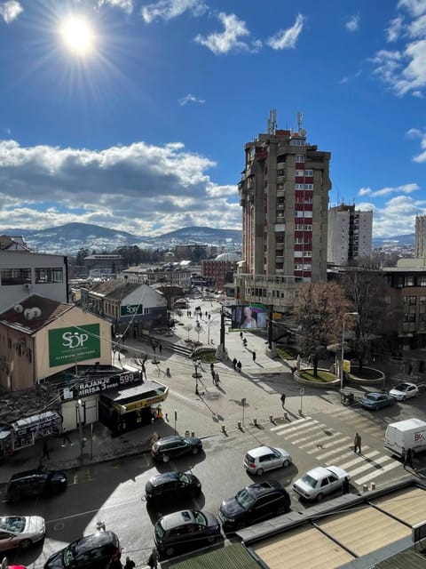 Day, Neighbourhood, Bird's eye view, City view, Street view, Location, Parking