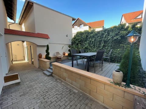 Property building, Patio, Balcony/Terrace, Balcony/Terrace