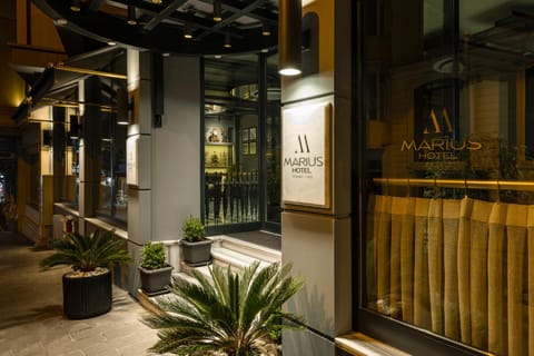 Facade/entrance