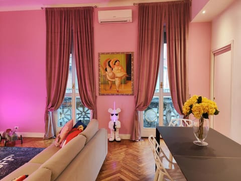 Living room, Seating area, air conditioner