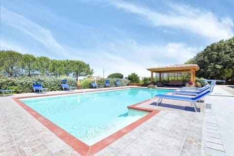 Villa Girasoli con piscina privata e SPA a 2km dalla spiaggia Villa in Sardinia