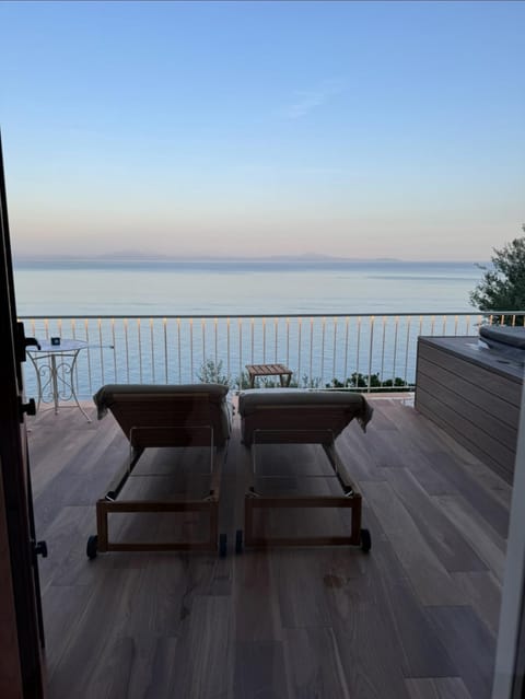 SeaJewelsDeluxurySuite Bed and Breakfast in Amalfi