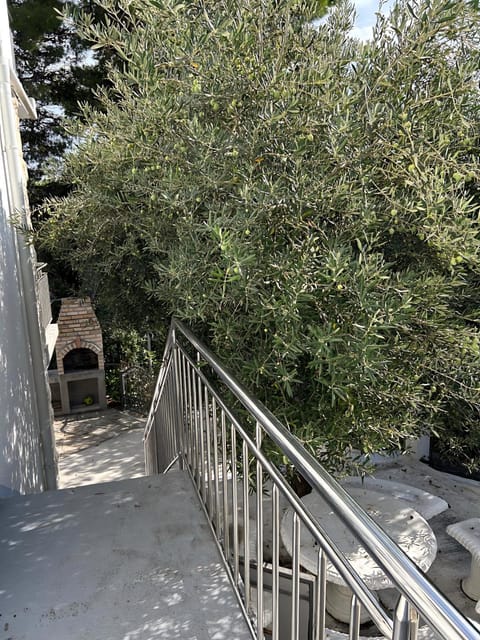 BBQ facilities, Garden, View (from property/room), Balcony/Terrace