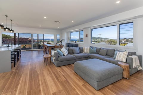 View (from property/room), Living room, Seating area, Dining area