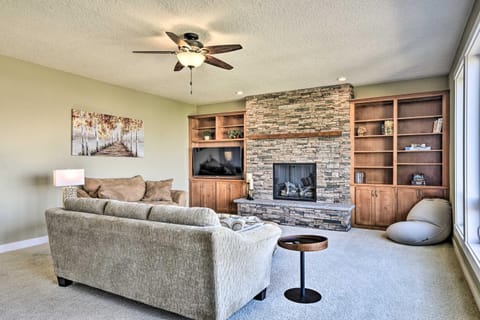 Incredible Oregon Retreat with Private Hot Tub! House in The Dalles