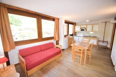 Bed, furniture, kitchen