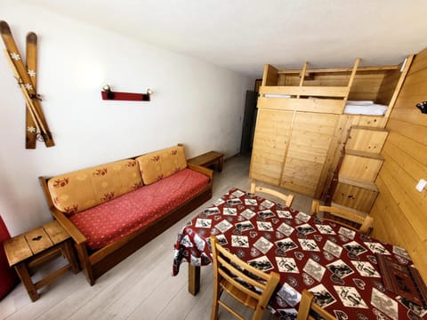 Résidence FlÈche - Studio cabine 4 personnes exposé Sud MAE-3384 Cabin in Mâcot-la-Plagne