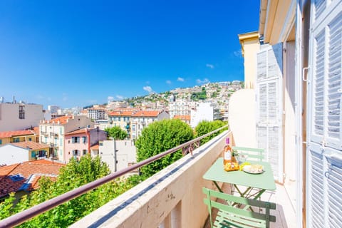 Balcony/Terrace, City view