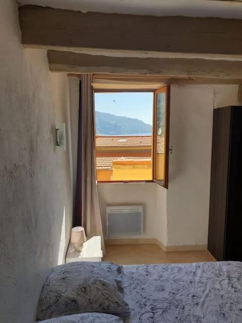 Duplex vue mer 50m de la plage des Sablettes Apartment in Menton