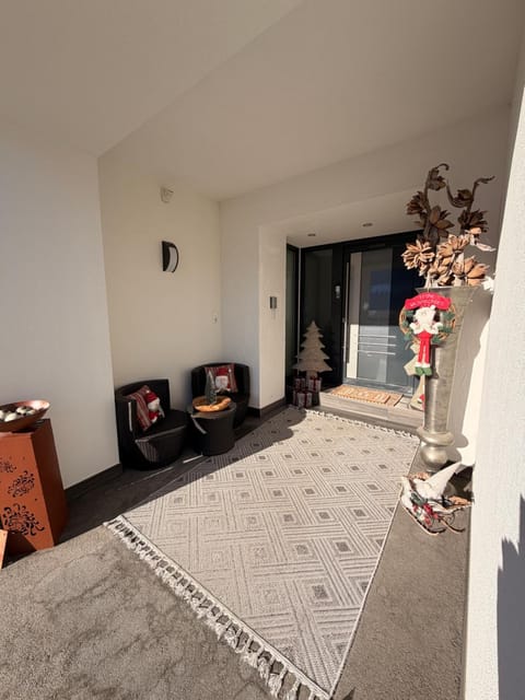 Facade/entrance, Day